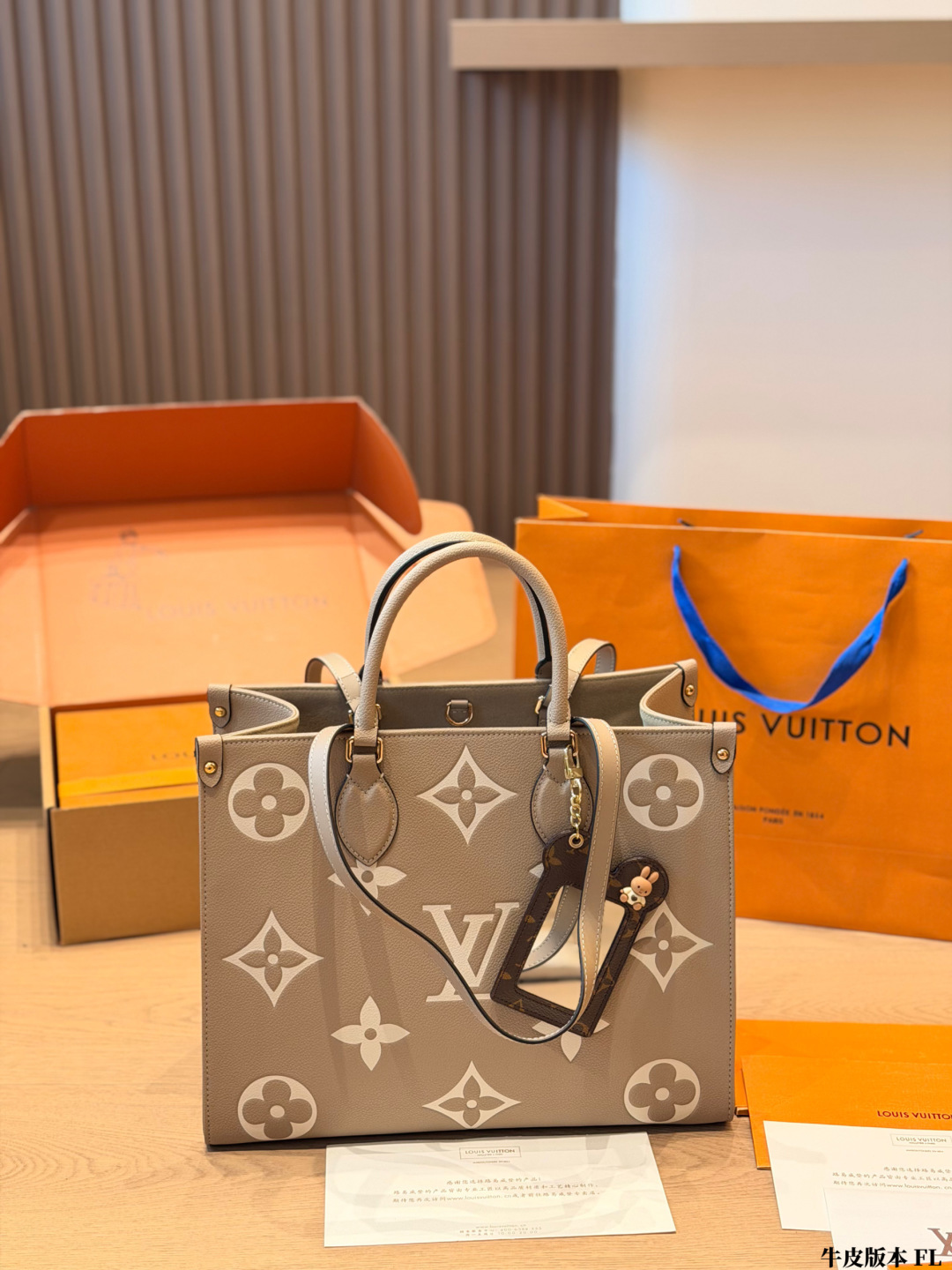 LV Monogram Handbag Cowhide Leather 3 199